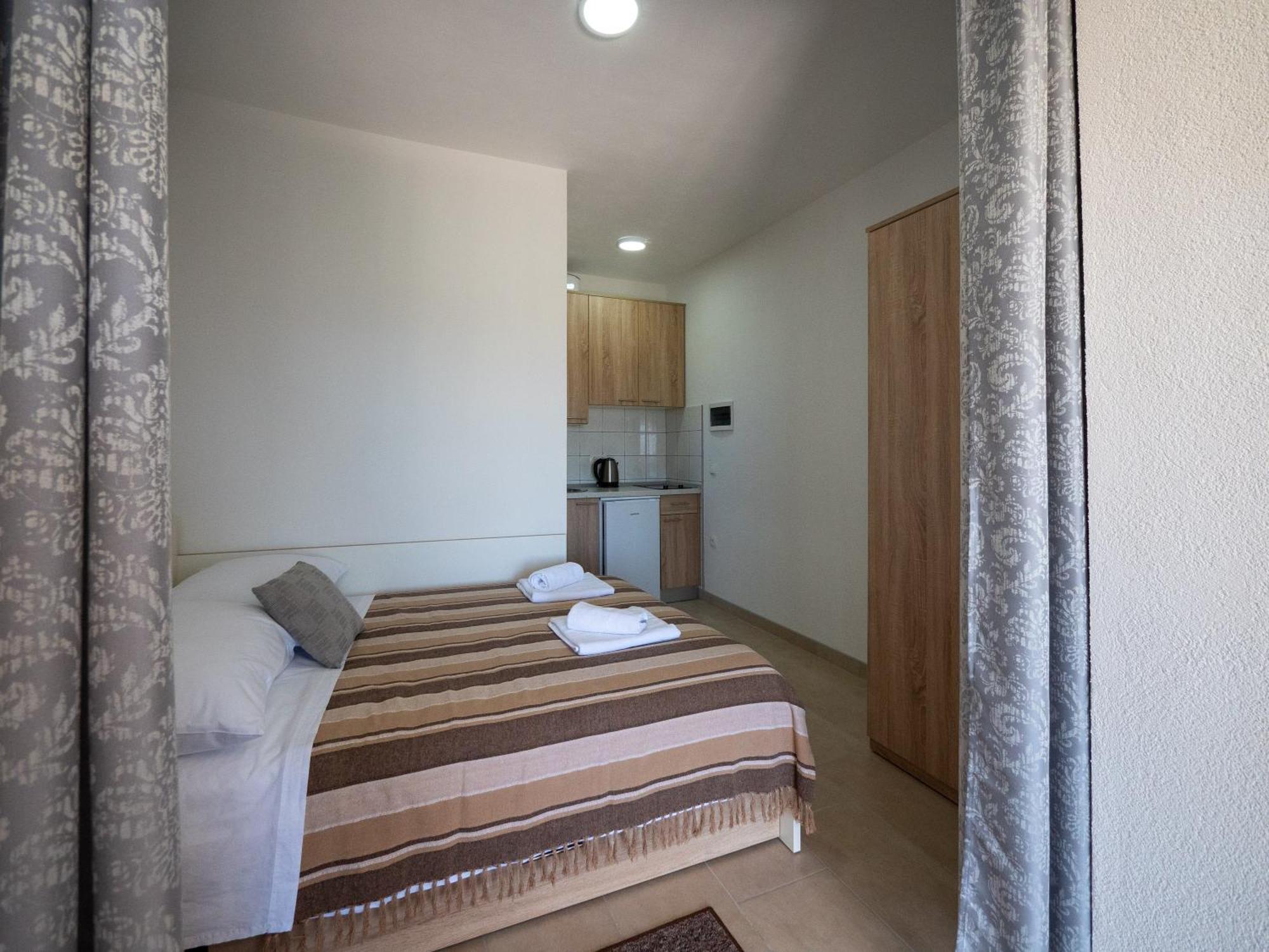 Apartments Tri Mora Razanac Room photo
