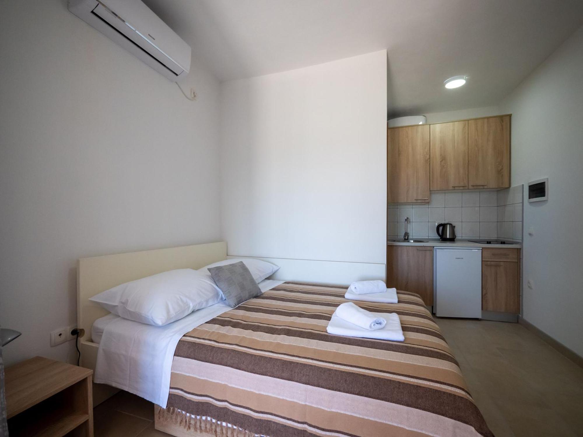 Apartments Tri Mora Razanac Room photo
