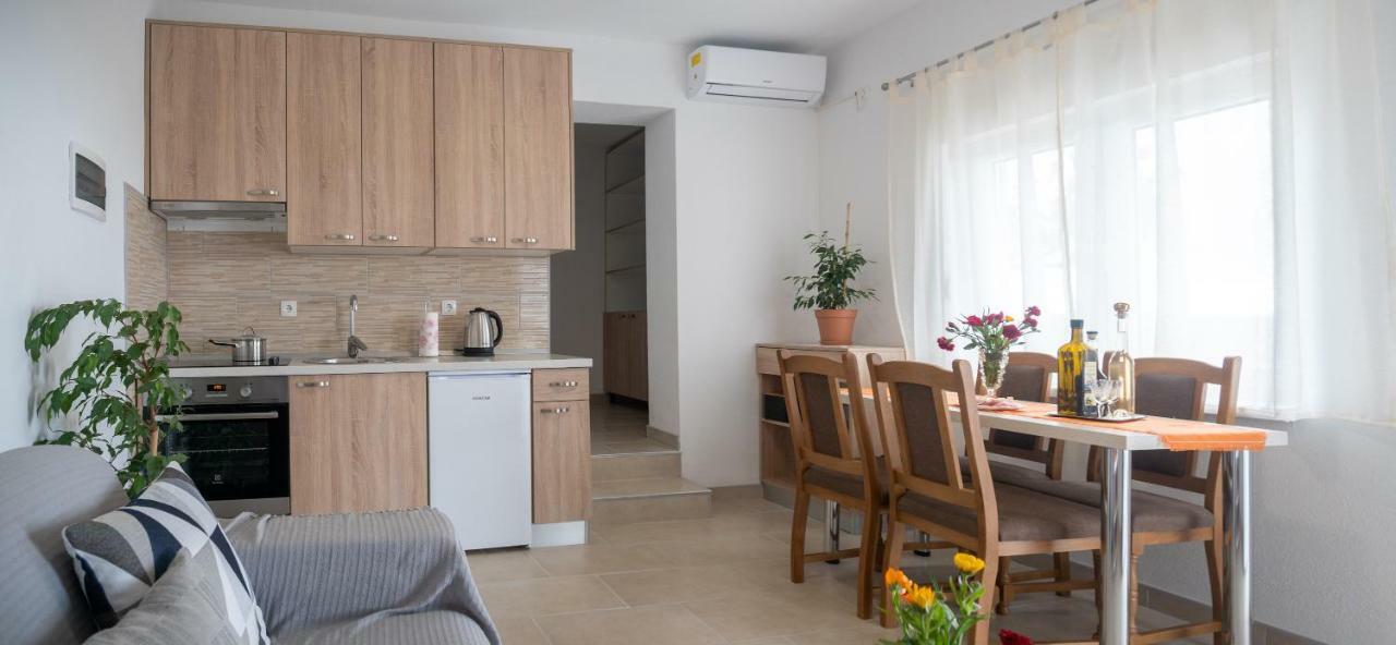 Apartments Tri Mora Razanac Exterior photo