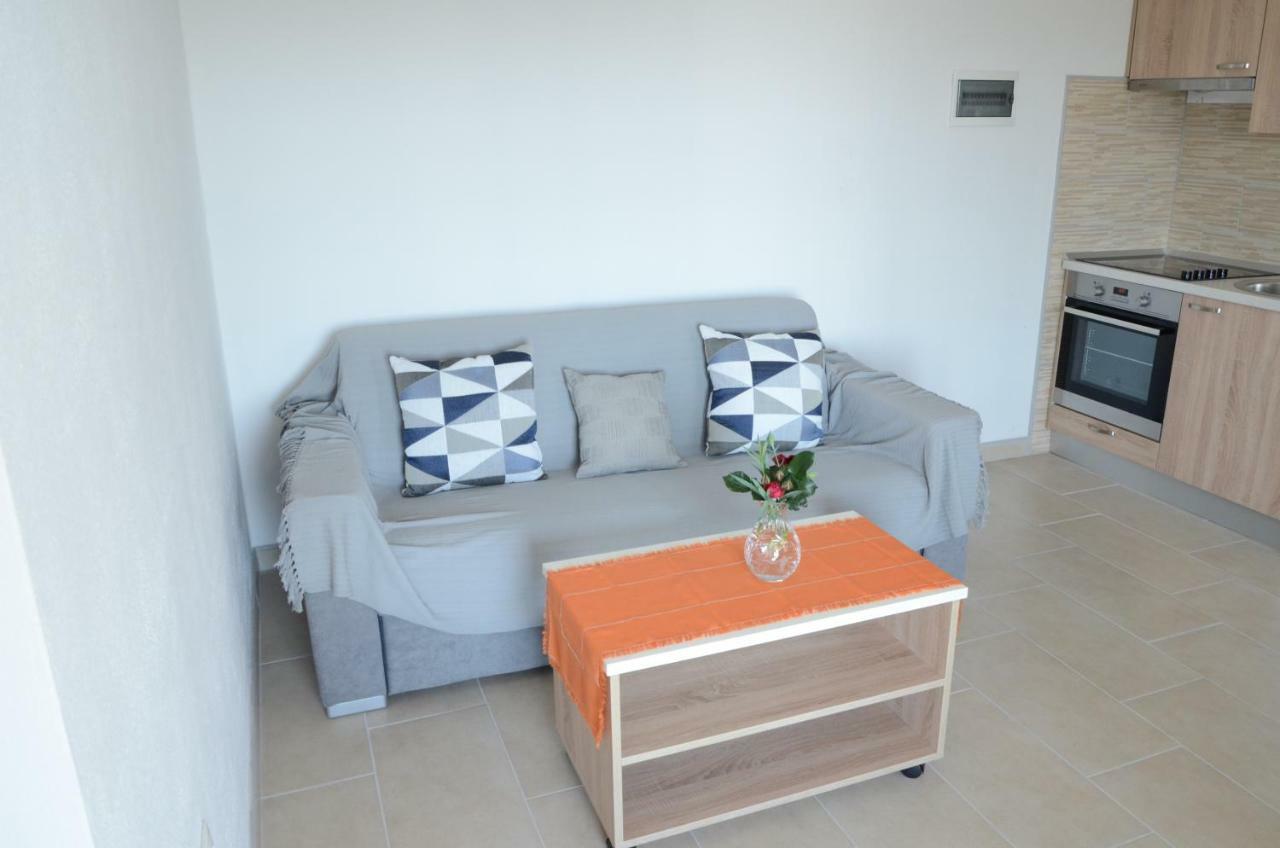 Apartments Tri Mora Razanac Exterior photo